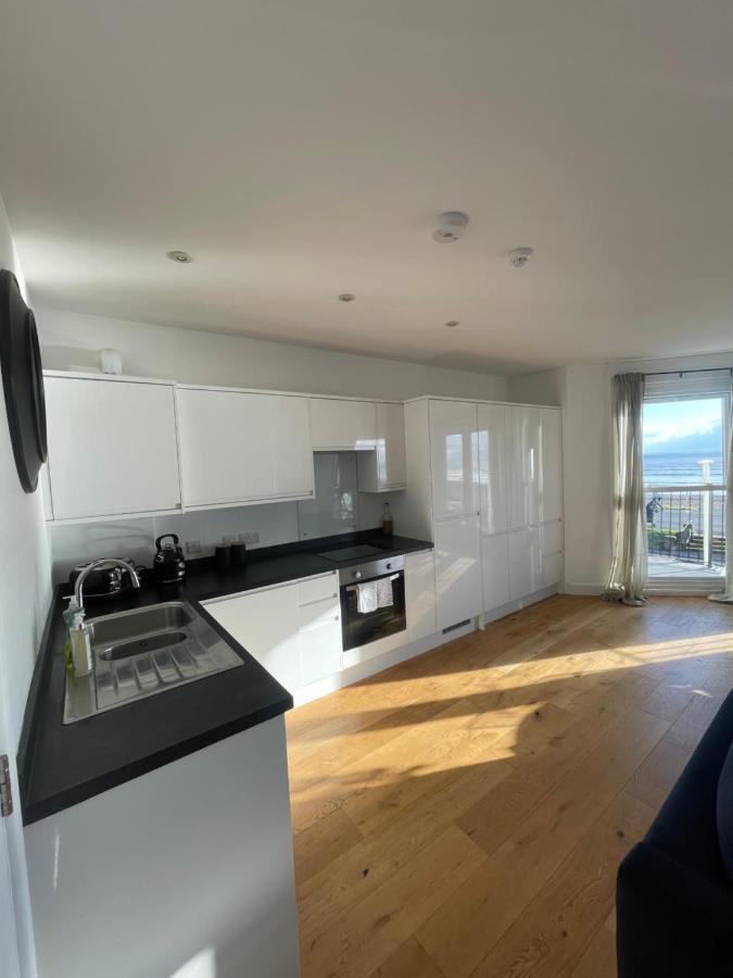 Seaview Flat With Balcony, Spacious 2 Bedroom Worthing Exterior foto